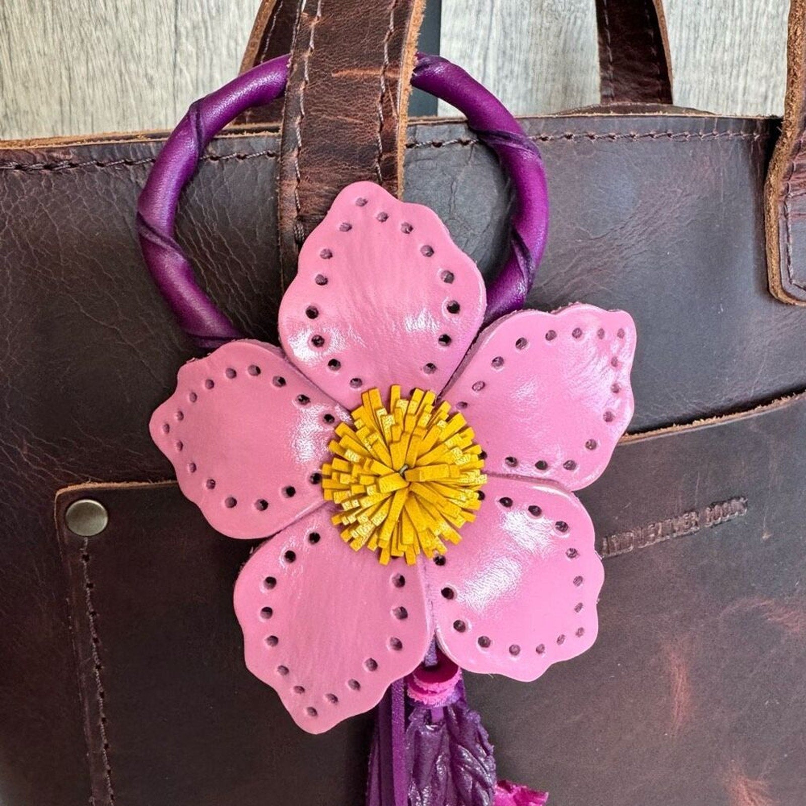 Daisy Leather Bag Charm Leather Purse Pink Flower Crossbody NEW