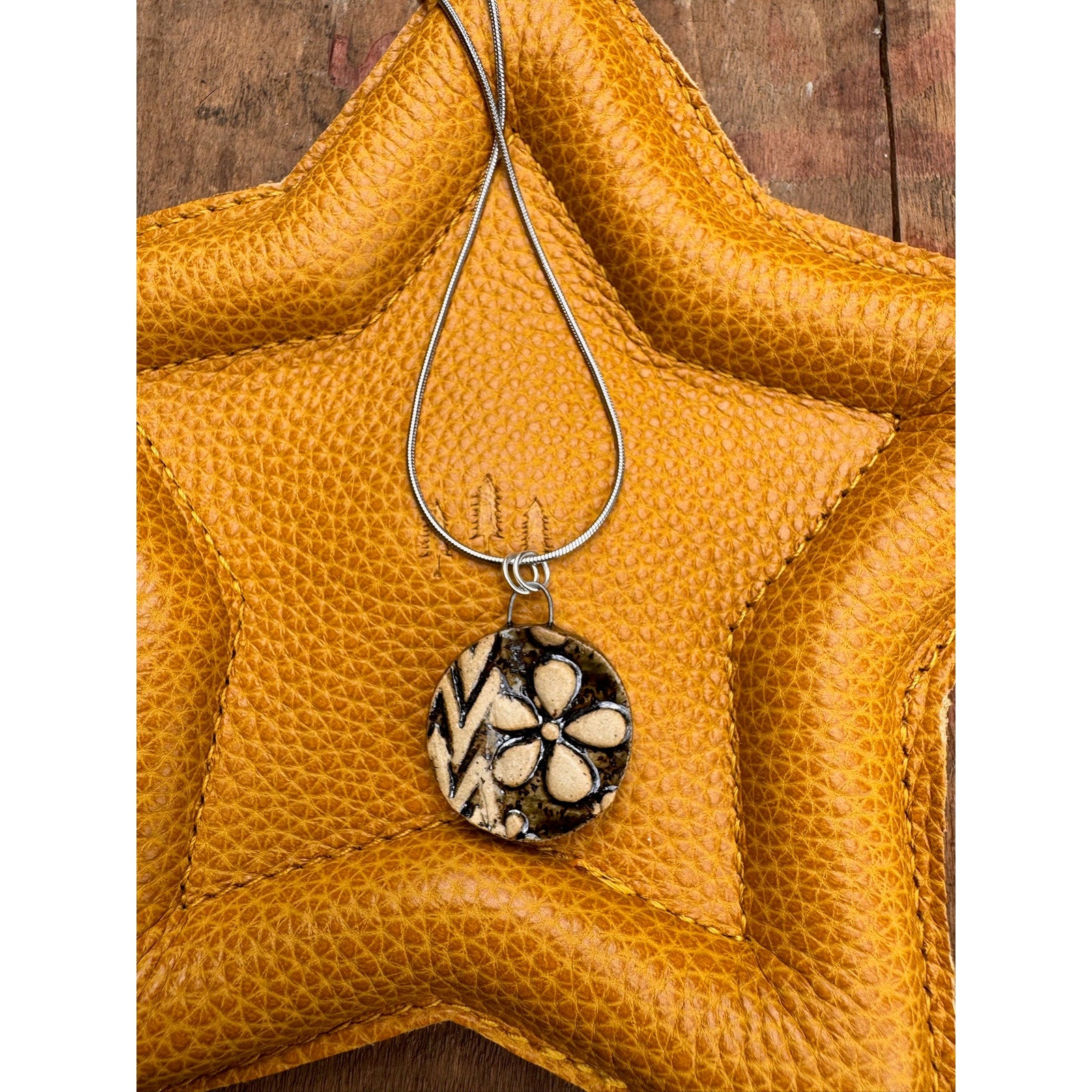 Boho Necklace Round Zig Zag Daisy Pendant Ceramic Necklace Medallion Jewelry