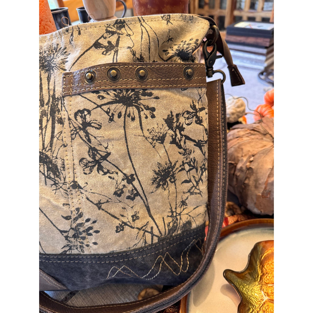 Daisy Canvas Crossbody Bag Brown Neutral Messenger Tote Bag NEW!  13.5 x13