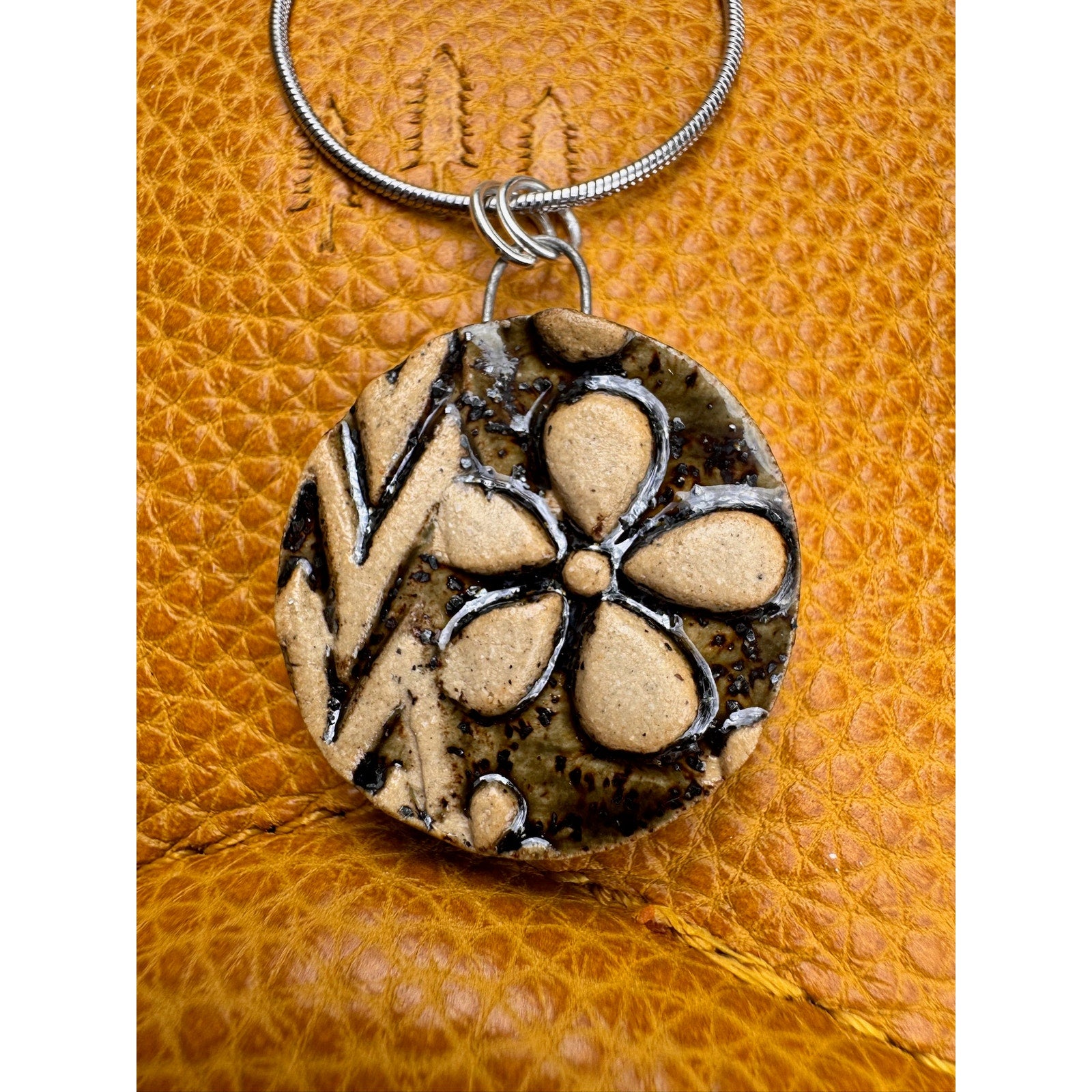 Boho Necklace Round Zig Zag Daisy Pendant Ceramic Necklace Medallion Jewelry