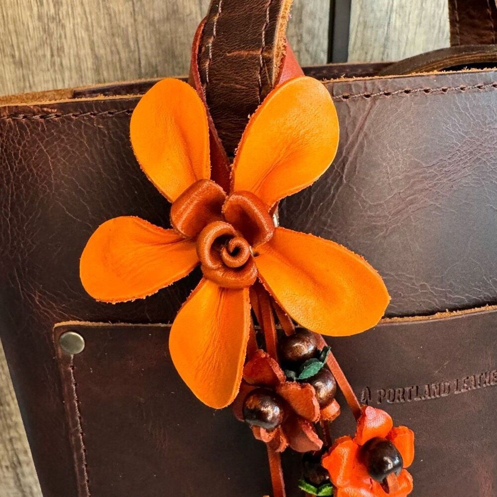 Daisy Flower Leather Bag Charm Leather Purse Crossbody Keychain NEW