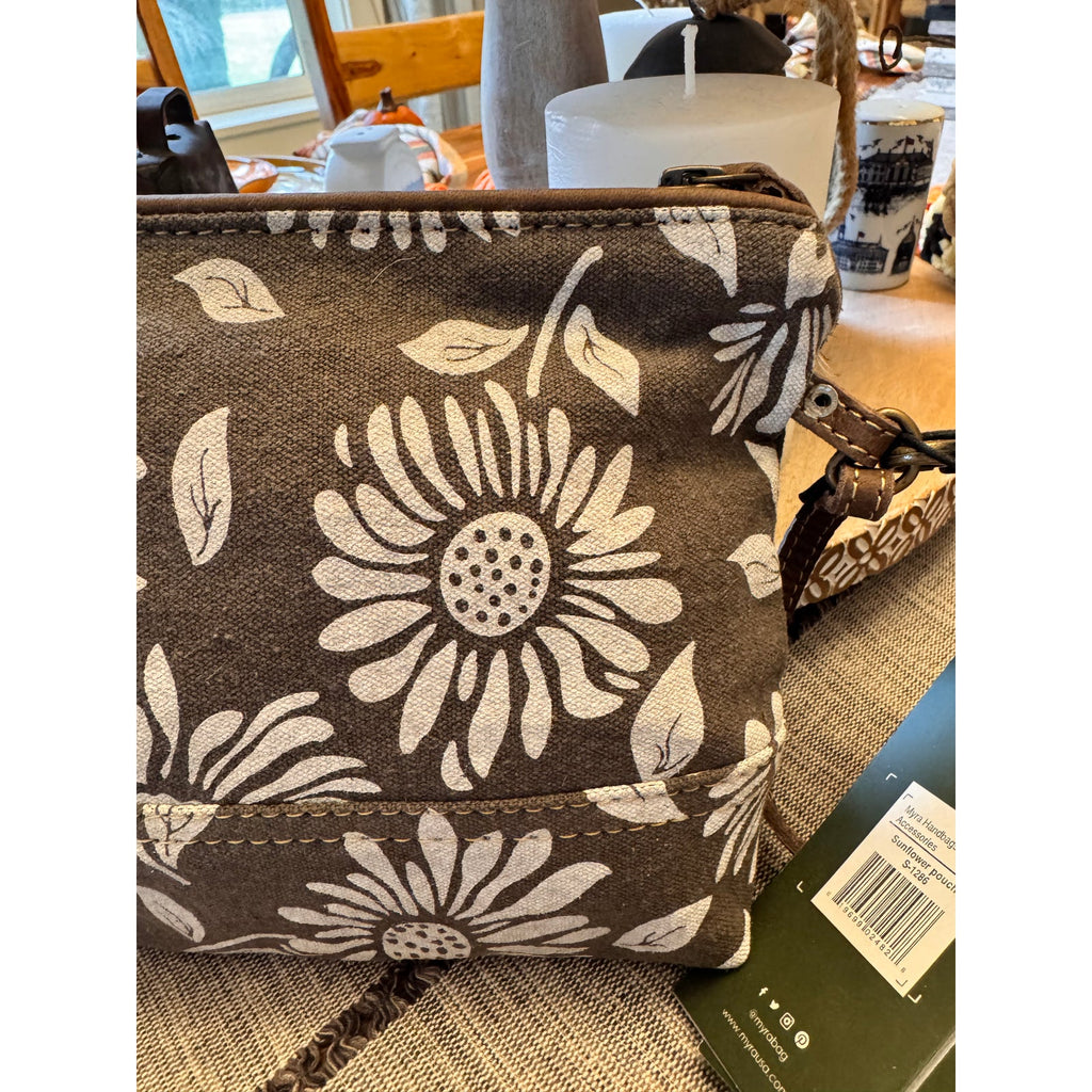 Daisy Flower Clutch Brown Neutral Purse Wristlet Bag Boho Pouch 9 x 6