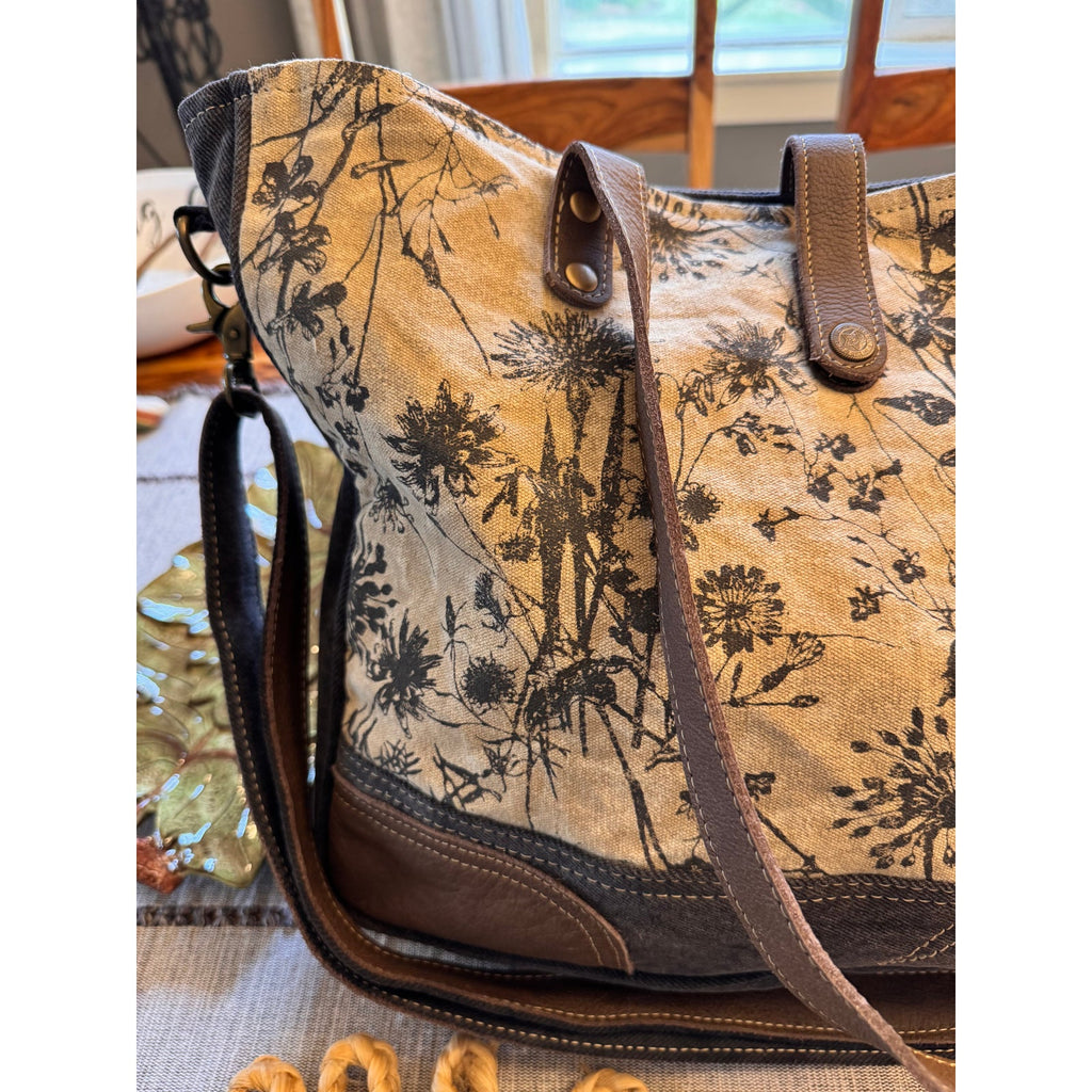 Daisy Canvas Messenger Bag Brown Neutral Messenger Tote Bag NEW!  16 x 12