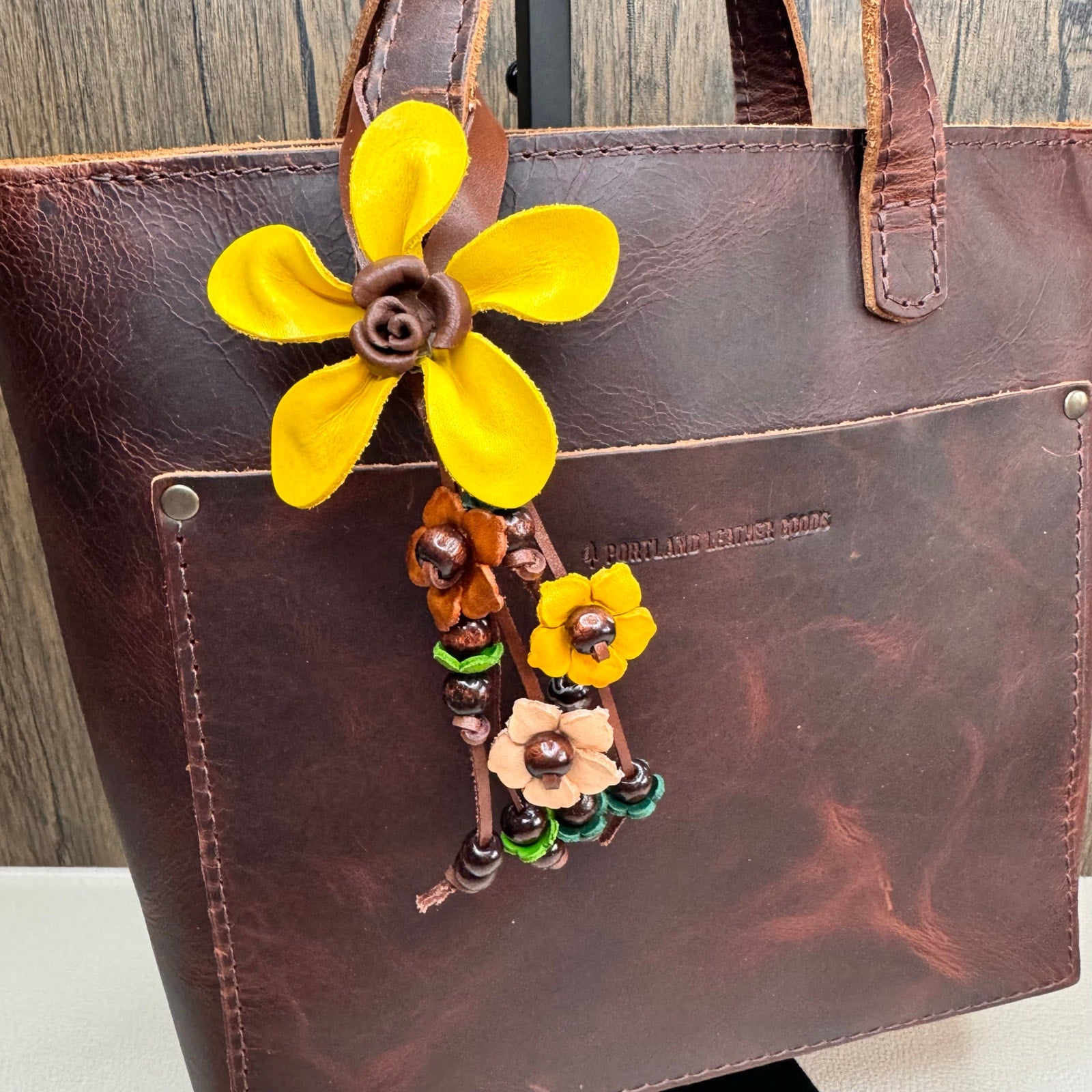 Daisy Flower Leather Bag Charm Genuine Leather Purse Crossbody Keychain NEW
