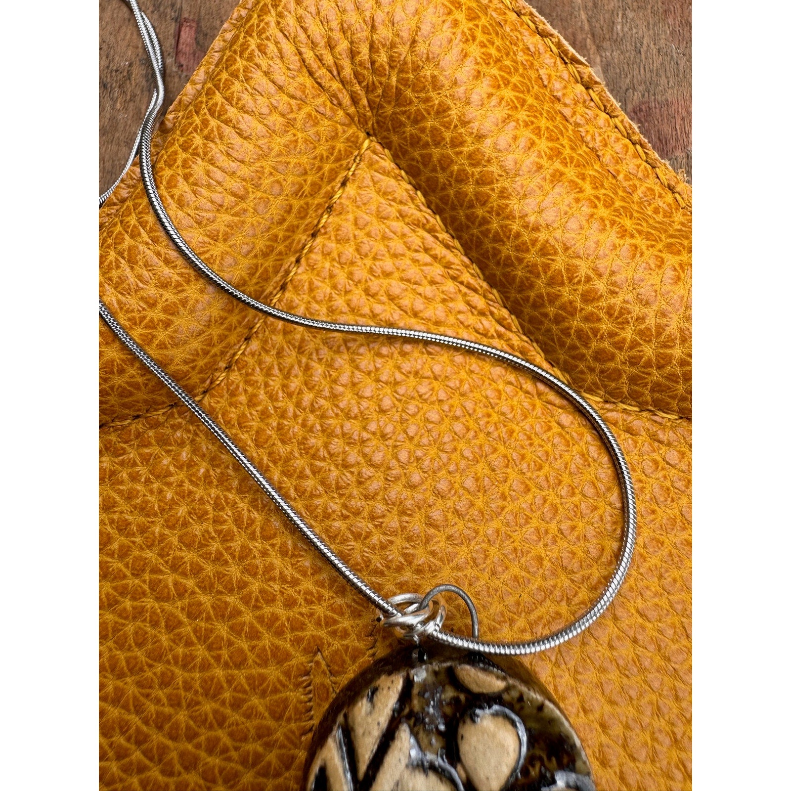Boho Necklace Round Zig Zag Daisy Pendant Ceramic Necklace Medallion Jewelry