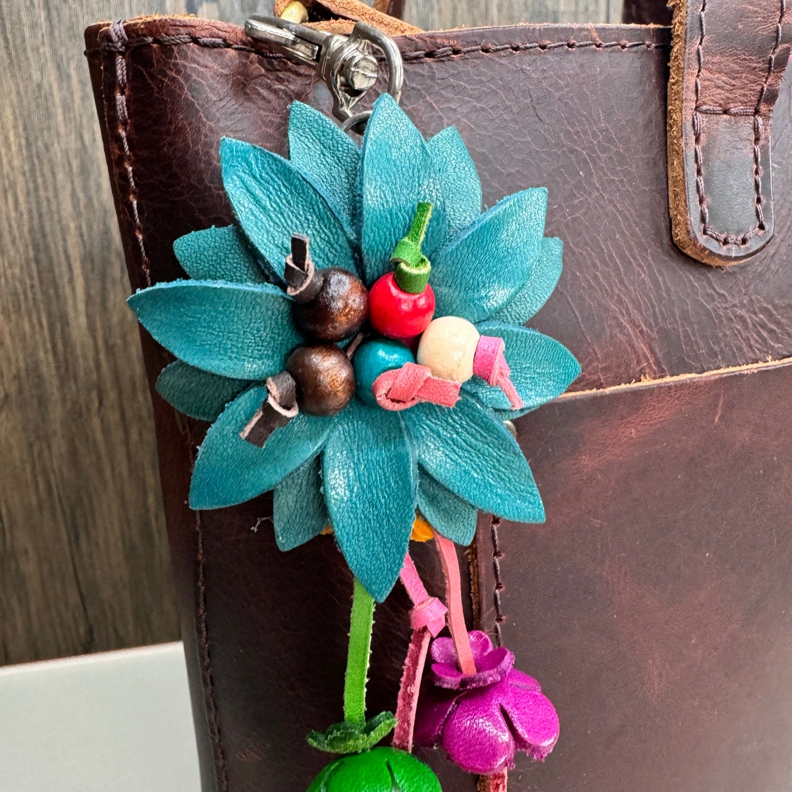 Daisy Flower Leather Bag Charm Genuine Leather Purse Crossbody Keychain NEW