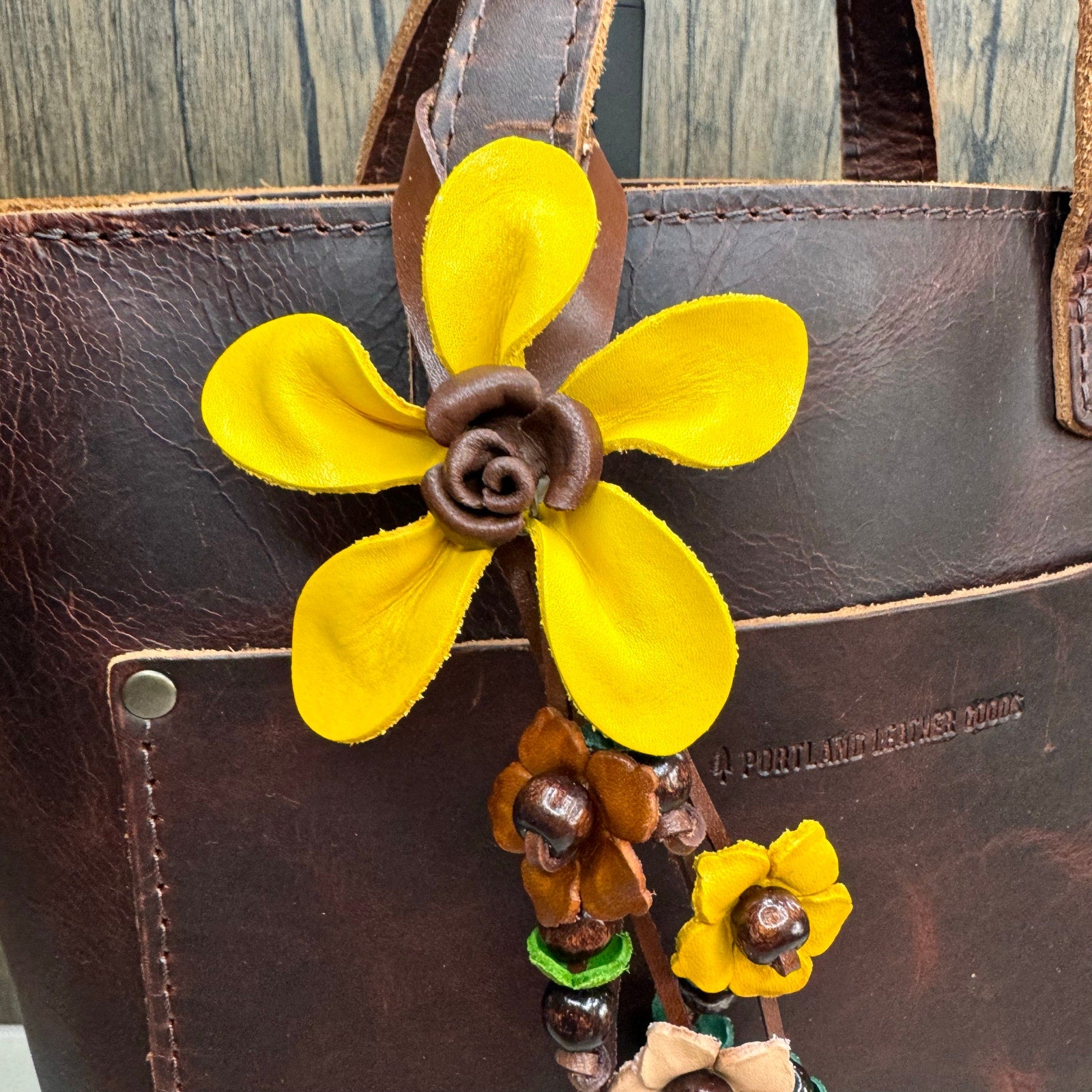 Daisy Flower Leather Bag Charm Genuine Leather Purse Crossbody Keychain NEW