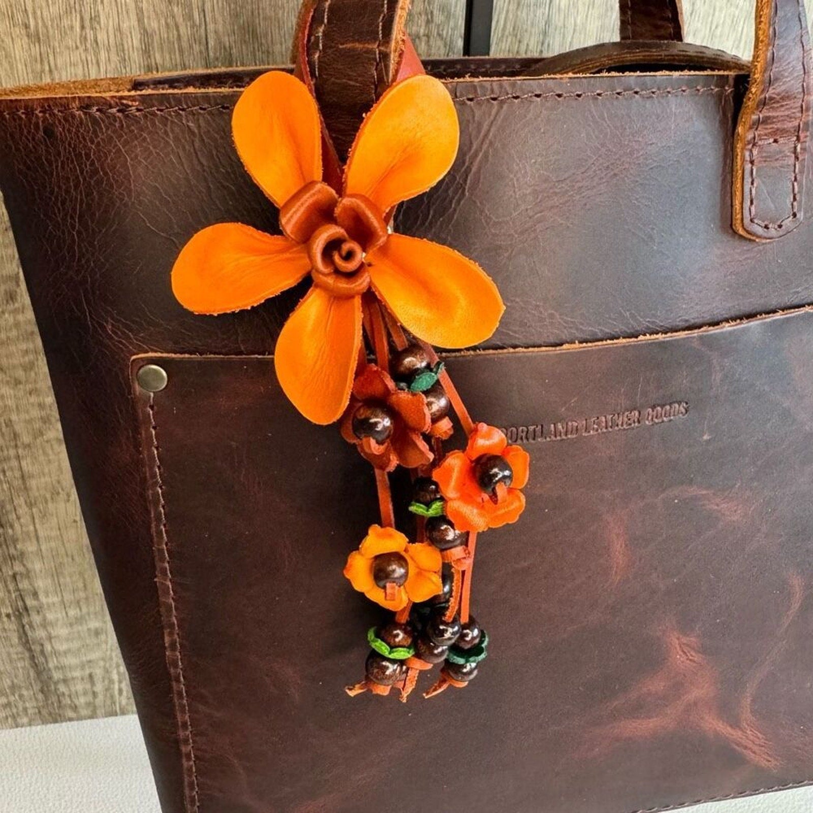 Daisy Flower Leather Bag Charm Leather Purse Crossbody Keychain NEW