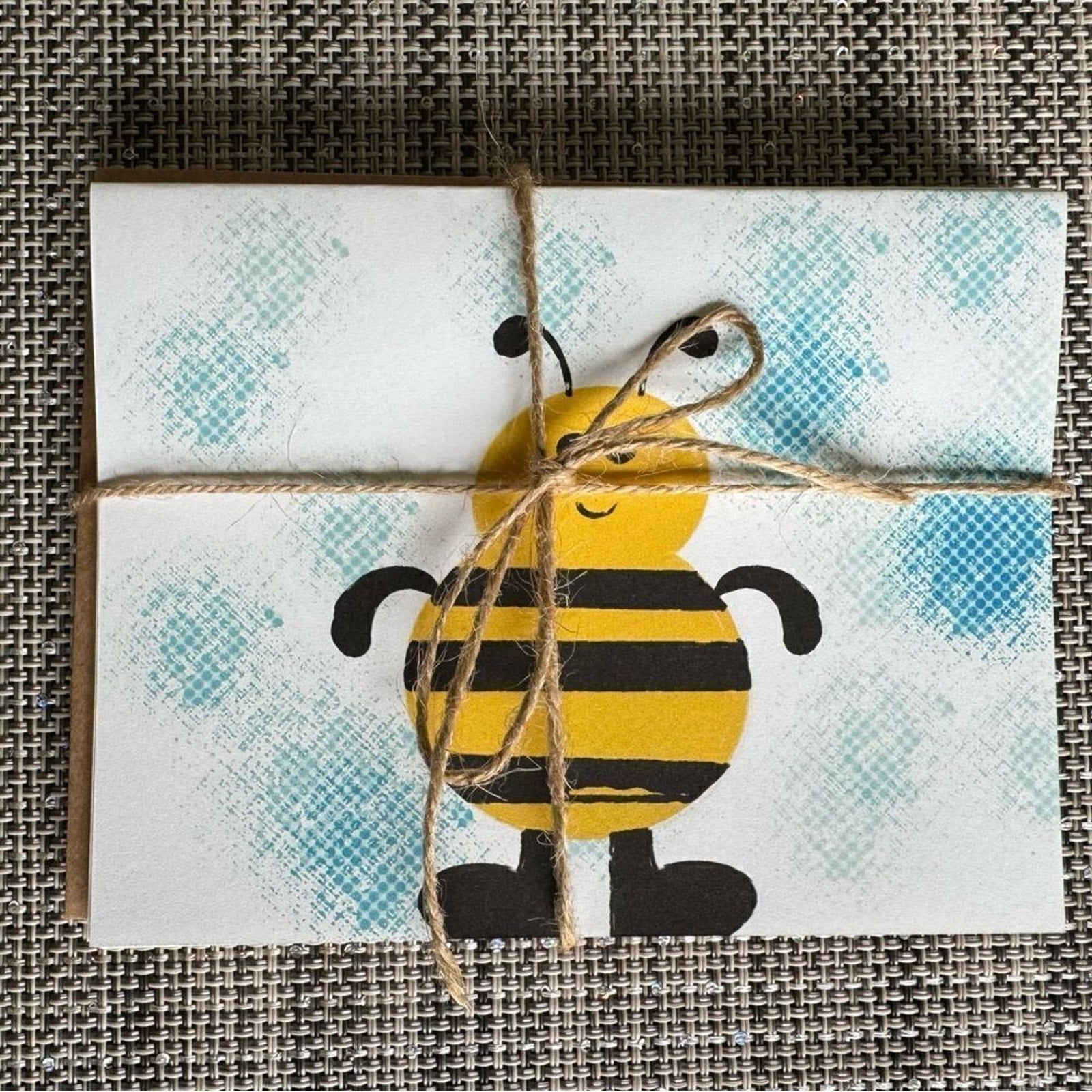 NWT Greeting Cards Blank Cards Yellow Bumble Bee Stationery Handmade