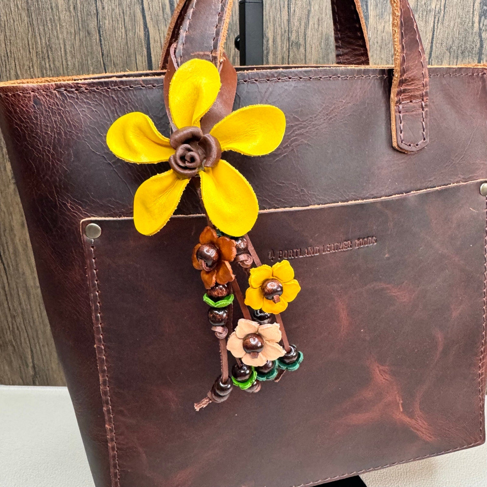 Daisy Flower Leather Bag Charm Genuine Leather Purse Crossbody Keychain NEW