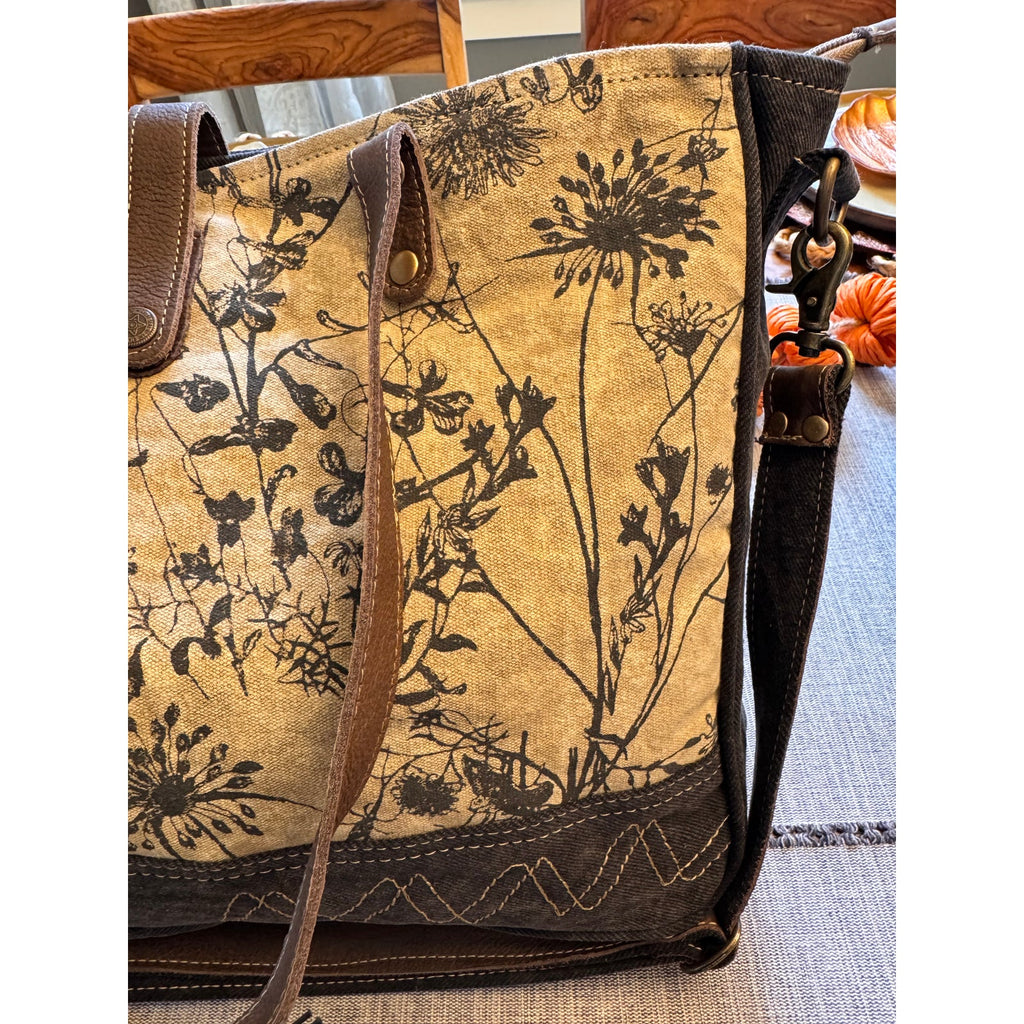 Daisy Canvas Messenger Bag Brown Neutral Messenger Tote Bag NEW!  16 x 12