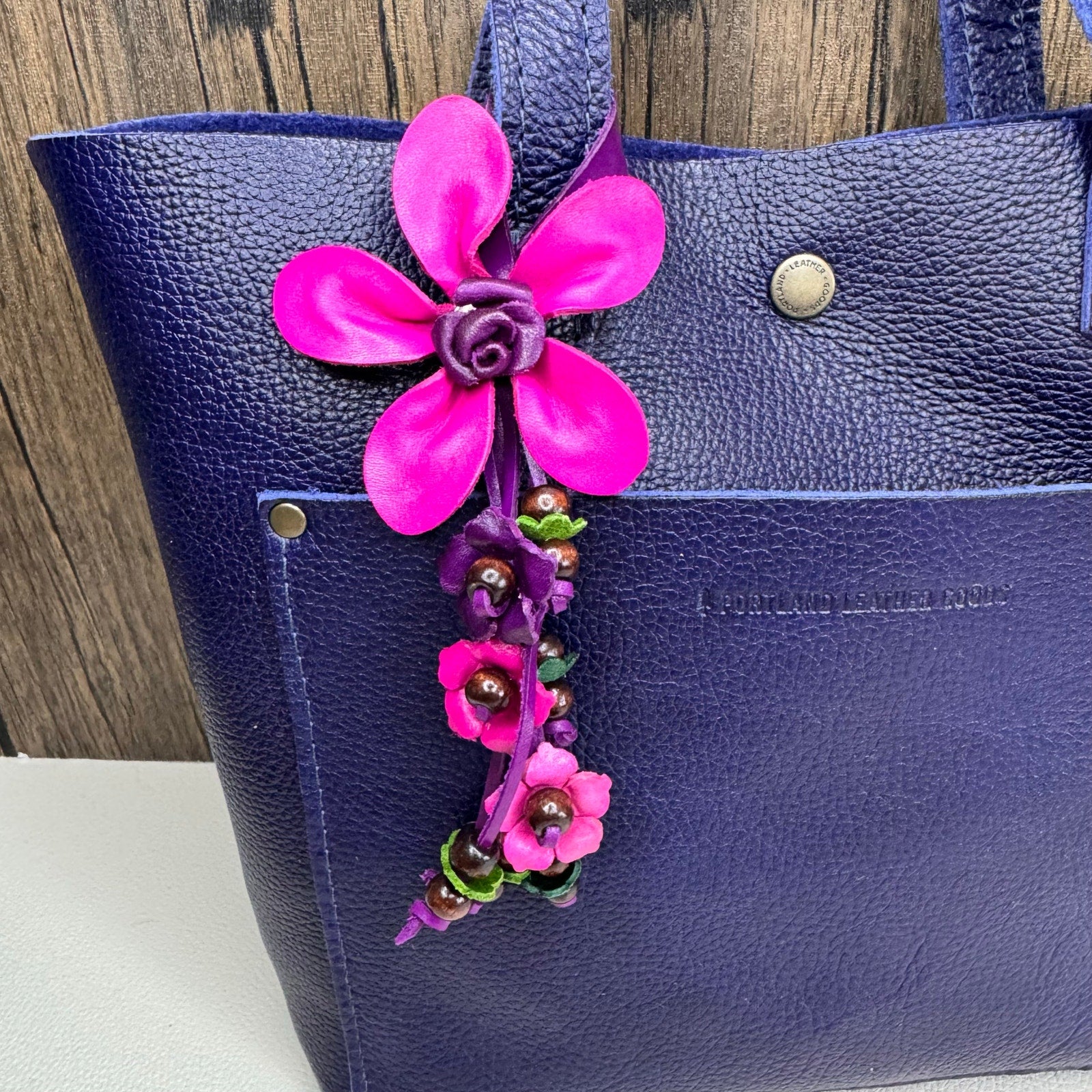 Daisy Flower Leather Bag Charm Leather Purse Crossbody Keychain NEW